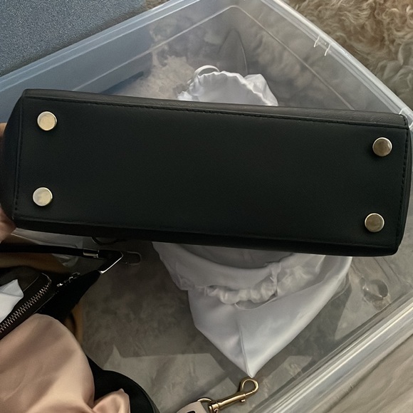 Michael Kors bag - Picture 8 of 9